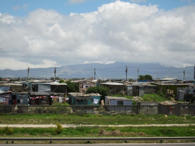 ブログとメールマガジンで年収１億円稼ぐ、世界を旅するヒマリッチ社長、川島和正の日記-南アフリカ,ケープタウン,タウンシップ3-11