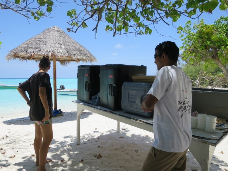 Maldives3-3