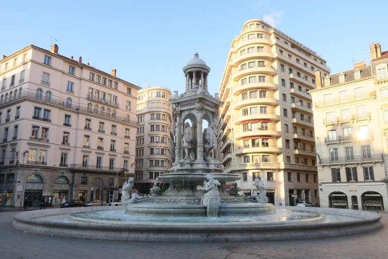 Lyon7